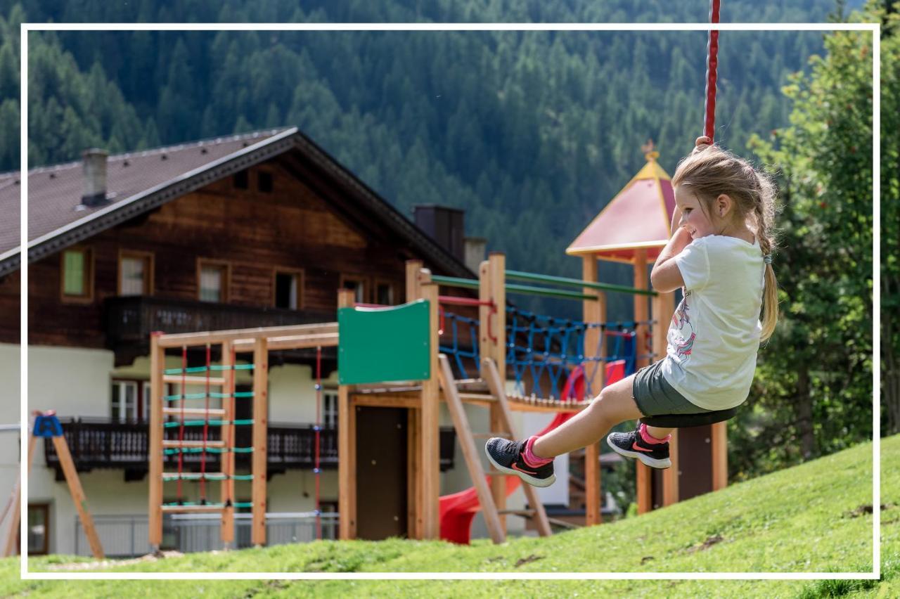 Design-Appartementhaus - Urlaubsresort Hafele Sankt Jakob in Defereggen Kültér fotó
